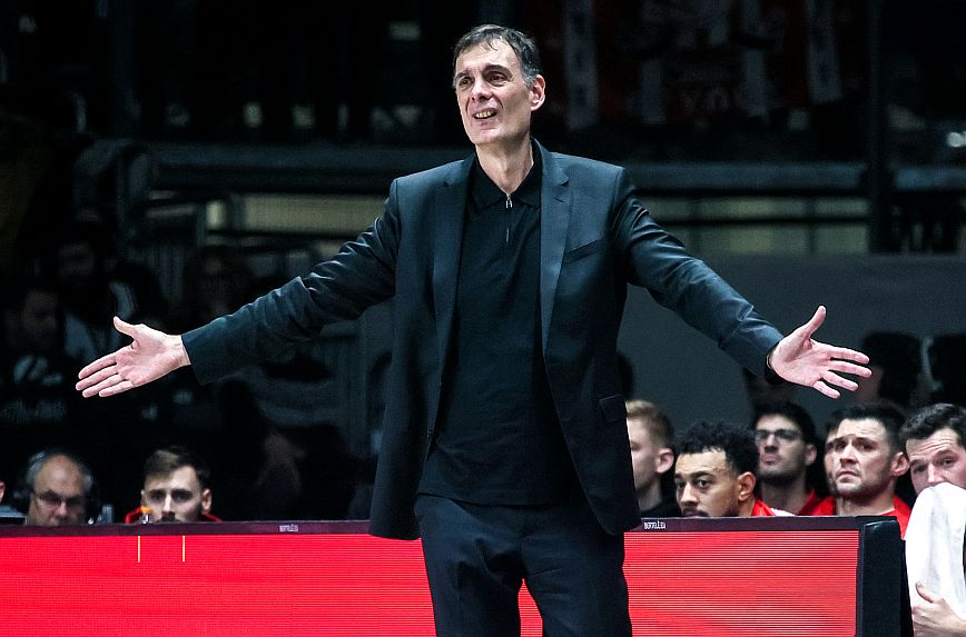 Άλλαξε στρατηγική ο Μπαρτζώκας, «αντιγράφει» Αταμάν – «Τελειώνει» top όνομα του Ολυμπιακού