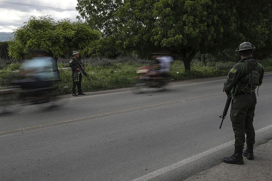 Ένοπλοι εισέβαλαν σε δύο σπίτια σε κοινότητα αυτοχθόνων στην Κολομβία και σκότωσαν πέντε άτομα