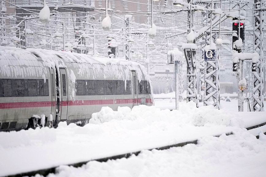 Ματαιώσεις πτήσεων και σιδηροδρομικών δρομολογίων στο Μόναχο λόγω χιονόπτωσης