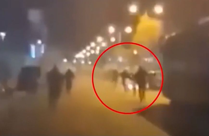 Συνελήφθη ο οπαδός που τραυμάτησε τον 31χρονο αστυνομικό με ναυτική φωτοβολίδα στου Ρέντη