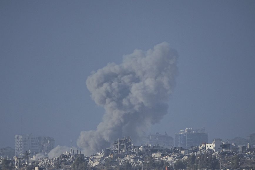 Πόλεμος Ισραήλ-Χαμάς: Τουλάχιστον 60 νεκροί από βομβαρδισμό σε προσφυγικό καταυλισμό στην κεντρική Λωρίδα της Γάζας