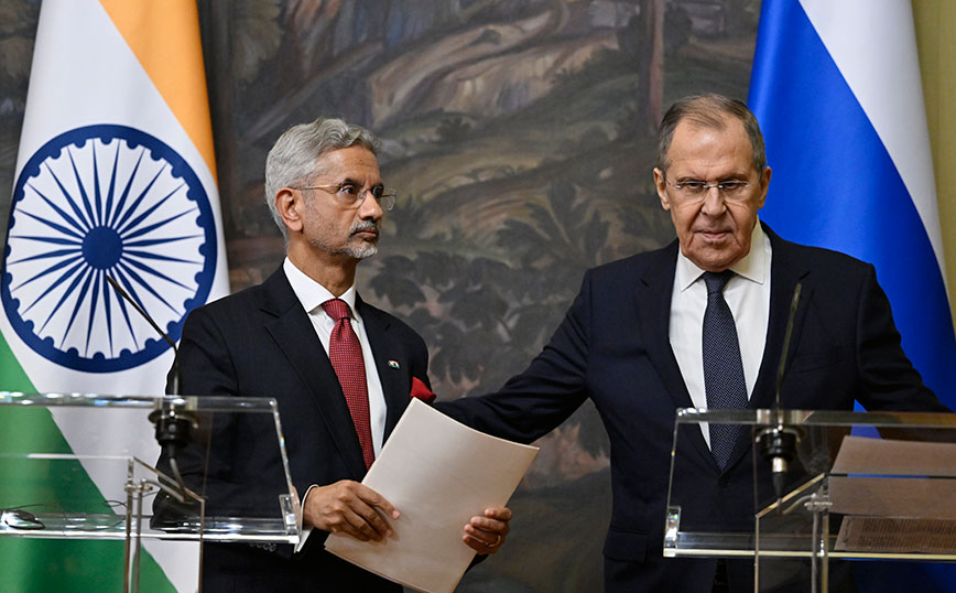 Πρόοδο σημειώνουν στις συνομιλίες που αφορούν σχέδια για την κοινή παραγωγή αμυντικού εξοπλισμού η Ρωσία και η Ινδία
