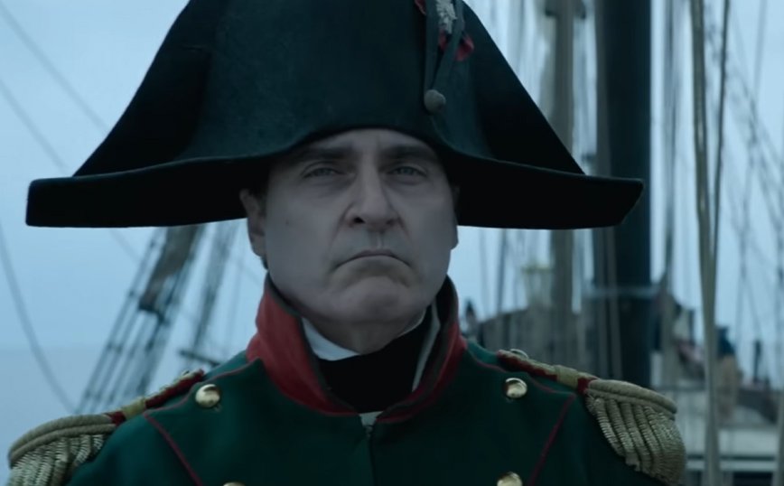 Έντονη κριτική από τη Γαλλία στην ταινία «Napoleon»: «Είναι σαν φτύσιμο στο πρόσωπο των Γάλλων»