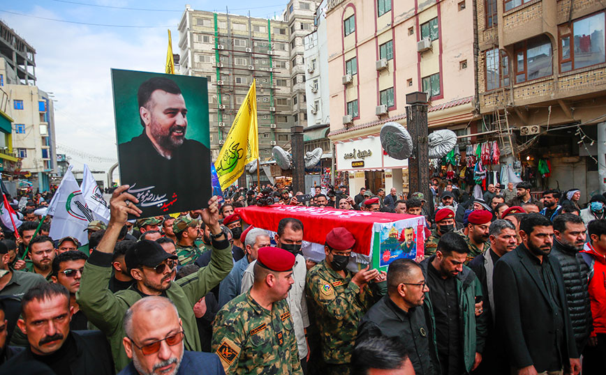 «Θάνατος στην Αμερική και το Ισραήλ»: Οργή στην κηδεία του Ιρανού ταξίαρχου των Φρουρών της Επανάστασης