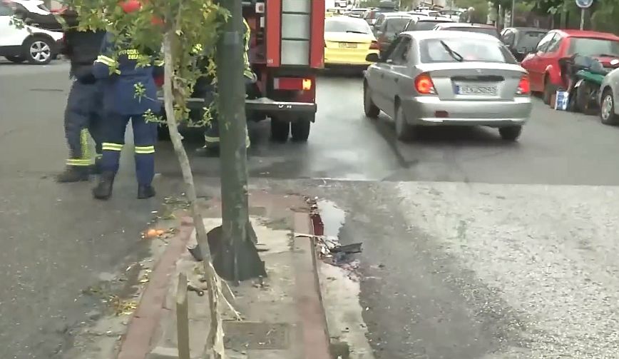 Θανατηφόρο τροχαίο στην Κυψέλη: 45χρονος καρφώθηκε σε δέντρο με τη μηχανή του &#8211; «Πήγαινε να πάρει τη γυναίκα του»