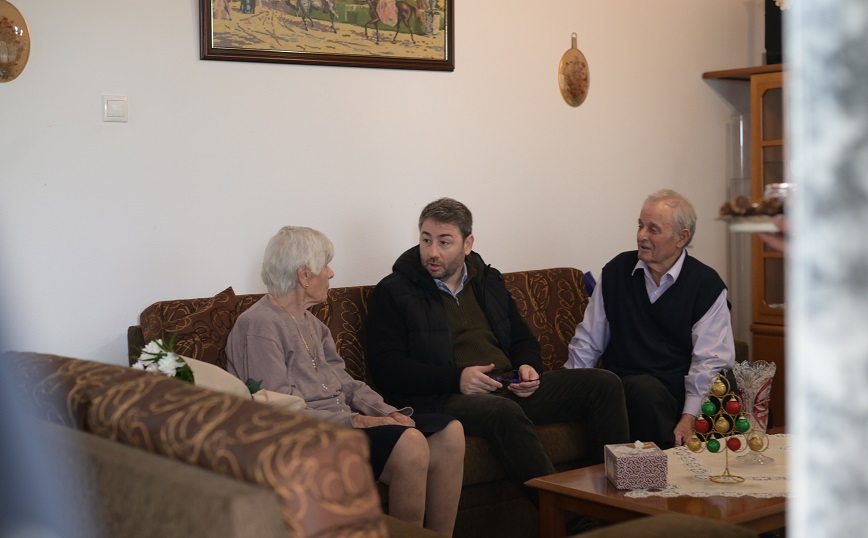 Στο σπίτι του ζευγαριού που δώρισε 100.000 ευρώ στο νοσοκομείο Διδυμοτείχου ο Νίκος Ανδρουλάκης