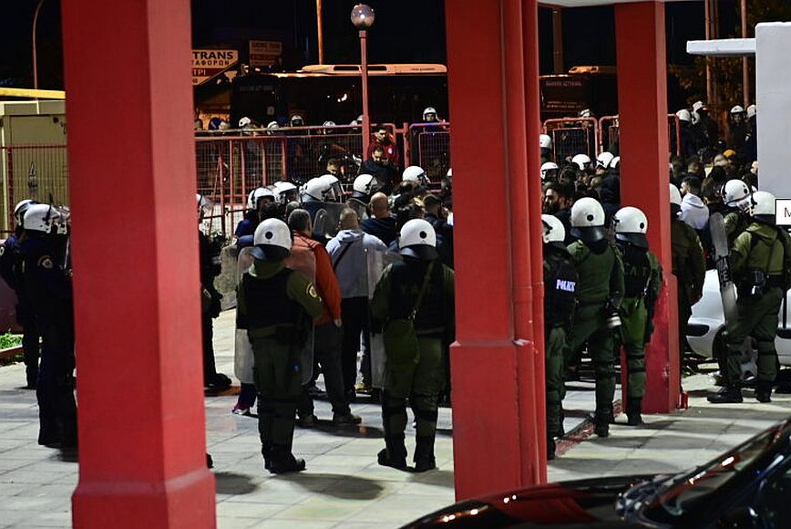Σοκαρισμένος ο πατέρας του 18χρονου που συνελήφθη για την δολοφονική επίθεση στον αστυνομικό – Καταστράφηκα…