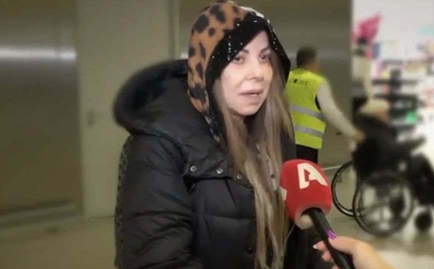 Ταλαιπωρημένη επέστρεψε στην Αθήνα η Άντζελα Δημητρίου – Εγκλωβίστηκε στη Φρανκφούρτη λόγω χιονιά και έχασε τις βαλίτσες