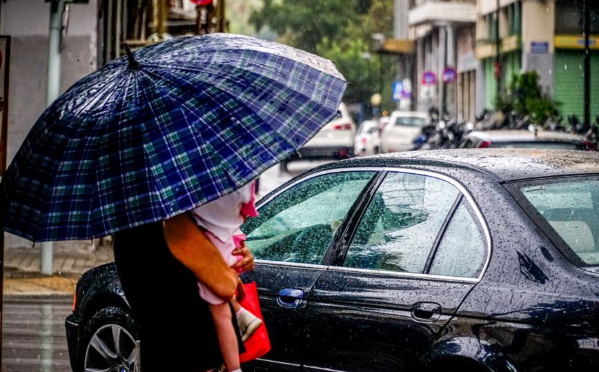 Έρχονται βροχές και καταιγίδες τις επόμενες ώρες &#8211; Οι περιοχές που θα «χτυπήσουν» τα φαινόμενα