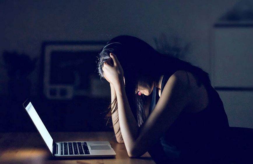 Θεσσαλονίκη: Άνδρας ανέβαζε γυμνές φωτογραφίες 44χρονης στο διαδίκτυο – Πριν συλληφθεί προσπάθησε να αυτοκτονήσει