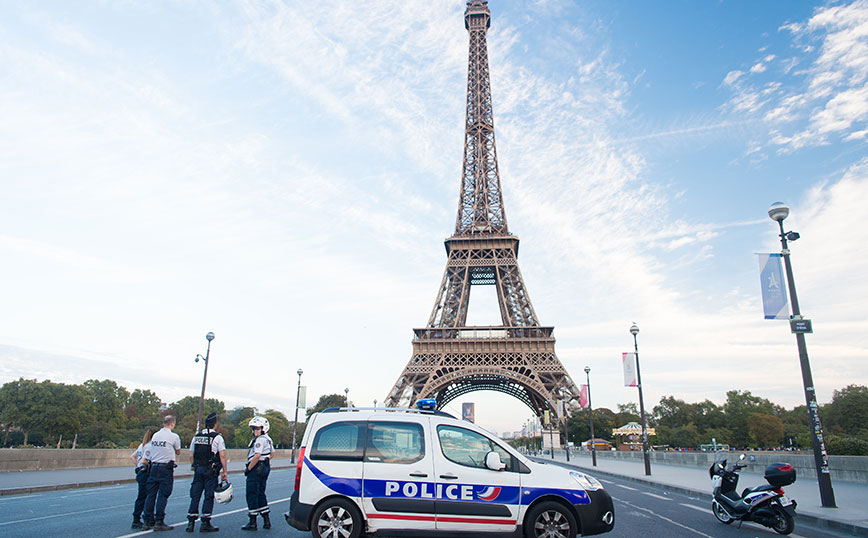 Δρακόντεια μέτρα στη Γαλλία για την παραμονή της Πρωτοχρονιάς στο Παρίσι λόγω «πολύ αυξημένης τρομοκρατικής απειλής»