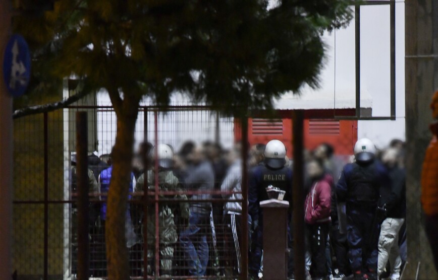 Πάνω από 200 προσαγωγές για τα επεισόδια στον αγώνα βόλεϊ Ολυμπιακός – Παναθηναϊκός