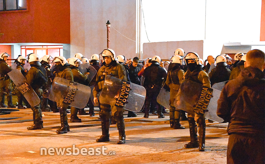 Ισχυρές ενδείξεις ότι ανάμεσα στους 424 προσαχθέντες είναι οι δράστες της δολοφονικής επίθεσης στου Ρέντη, λέει η ΕΛ.ΑΣ