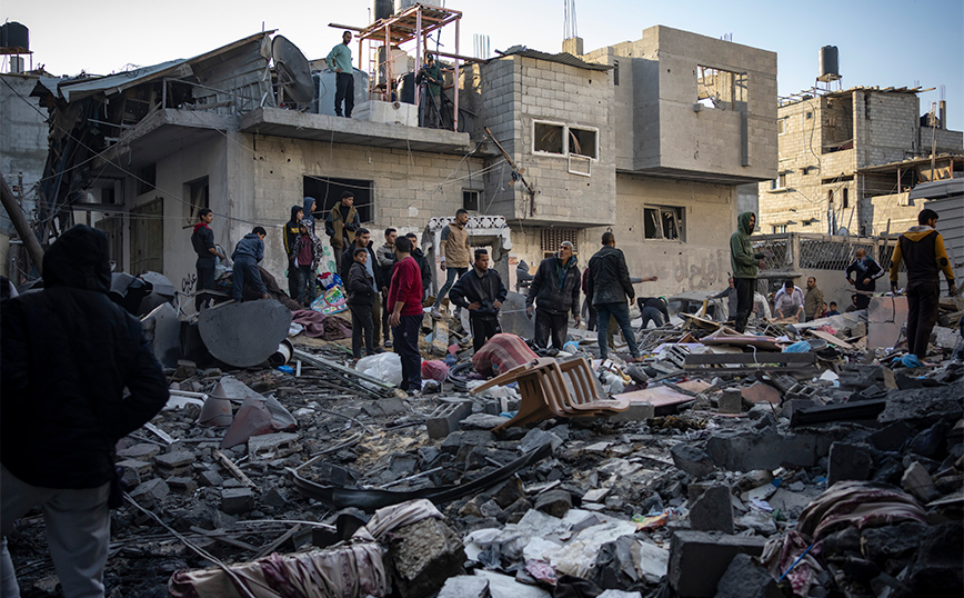 Πλήγματα του Ισραήλ στη Χαν Γιούνις &#8211; Oικογένειες ομήρων που παραμένουν στη Λωρίδα της Γάζας ζητούν να κλειστεί συμφωνία
