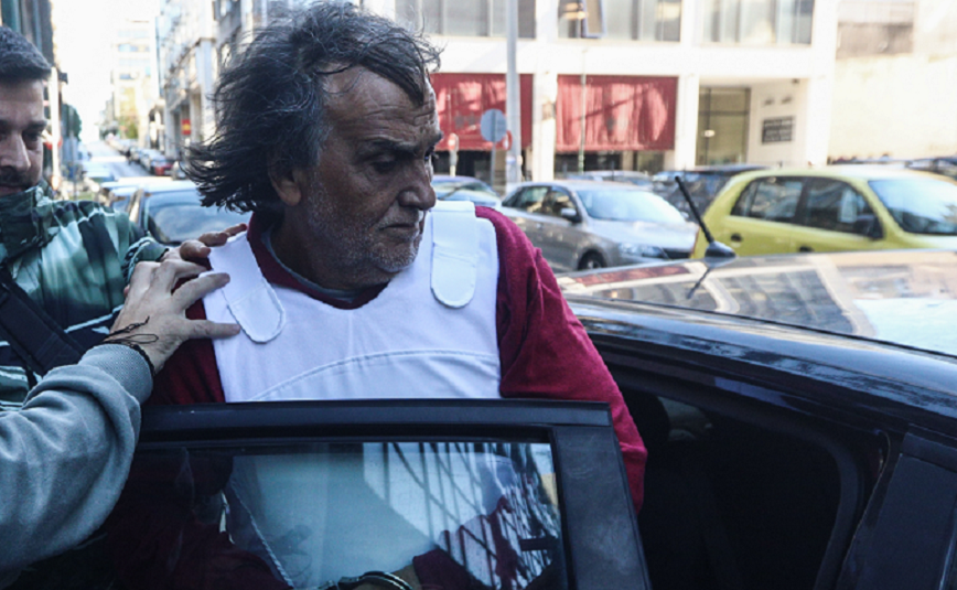 Ανατριχιάζει ο δολοφόνος της 43χρονης στη Σαλαμίνα: «Πυροβόλησα και την ξέκανα – Αδελφάκι μου νιώθω πολύ ελεύθερος»