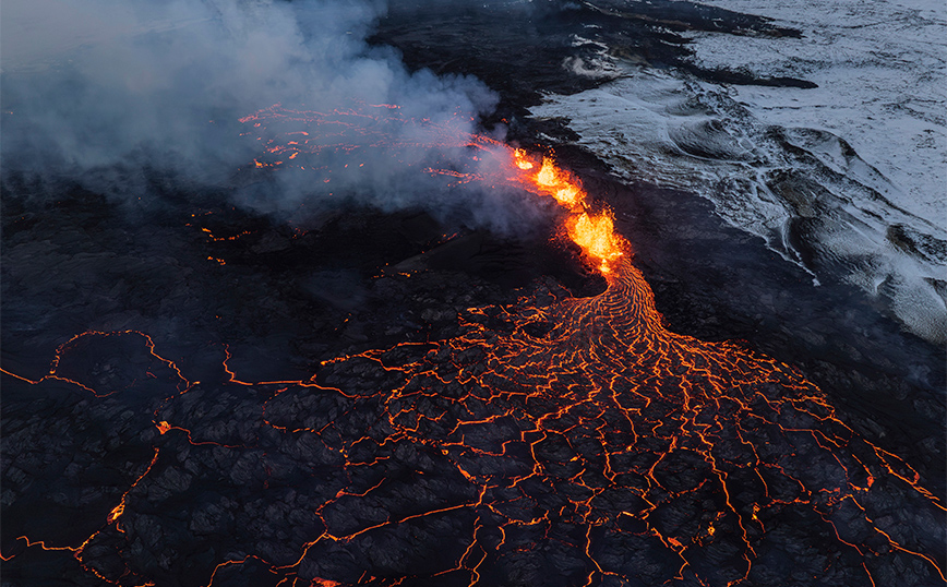 «Φόβος για διπλανή ηφαιστειακή διάρρηξη στην Ισλανδία» &#8211; Η ρύπανση από τα αέρια «απειλεί» το Ρέικιαβικ