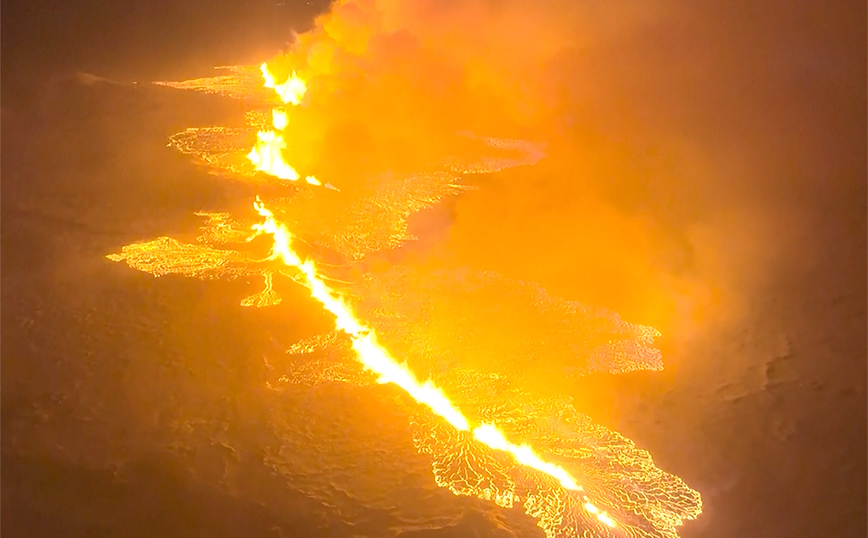 Εντυπωσιακές εικόνες από drone με το ηφαίστειο της Ισλανδίας που ακόμη βρυχάται &#8211; Η ροή της λάβας μπορεί να συνεχιστεί για μήνες