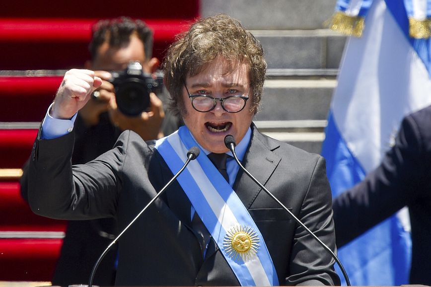 Αργεντινή: Ο Χαβιέρ Μιλέι ορκίστηκε πρόεδρος της χώρας υποσχόμενος ένα «σοκ» λιτότητας