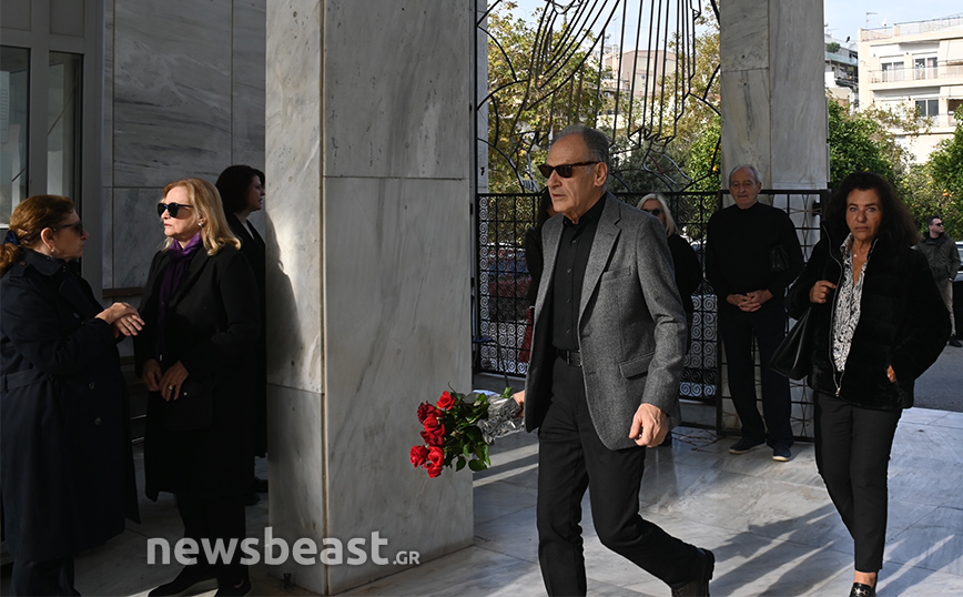 Κηδεύεται ο σπουδαίος συγγραφέας, Βασίλης Βασιλικός