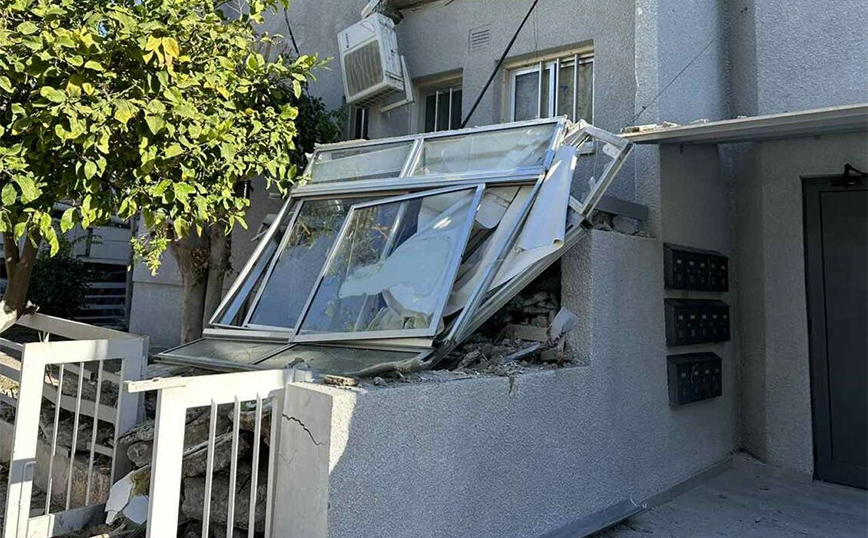 Συνεχίζουν να πέφτουν μπαλκόνια από παλιές οικοδομές της Λεμεσού