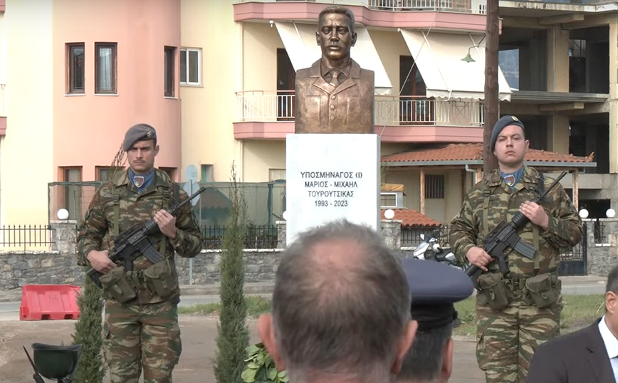 Τελετή αποκαλυπτηρίων της προτομής του υποσμηναγού (Ι) Μάριου-Μιχαήλ Τουρούτσικα στην Τρίπολη