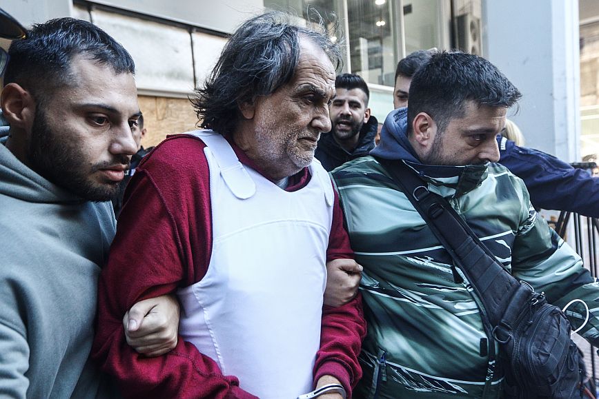 Γυναικοκτονία στη Σαλαμίνα: Προκαλεί ο κυνισμός του 71χρονου – «Γιατί να ταράζομαι; ένας άνθρωπος λιγότερος στη γη»