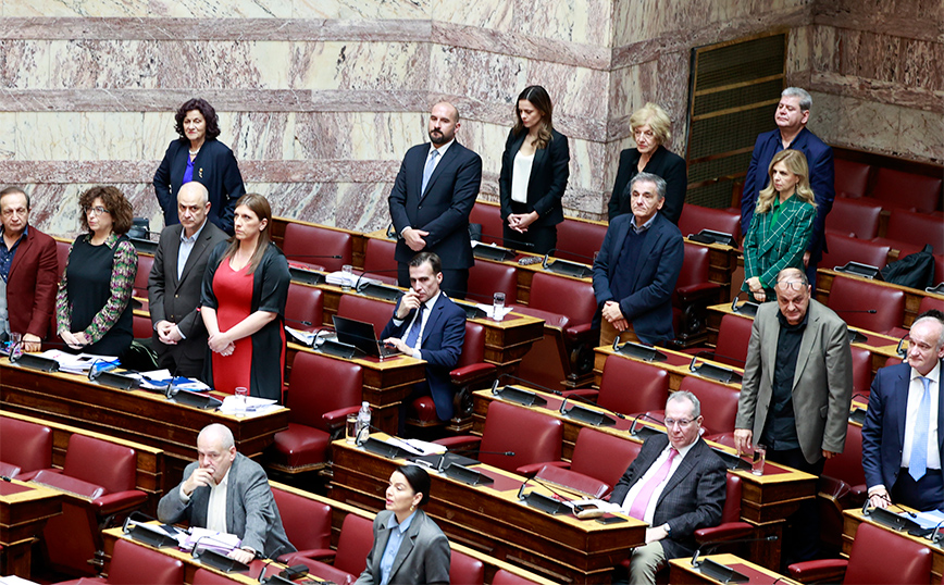 Γιατί δεν σηκώθηκαν οι περισσότεροι βουλευτές στην τήρηση ενός λεπτού σιγής εις μνήμην του του Αλέξη Γρηγορόπουλου