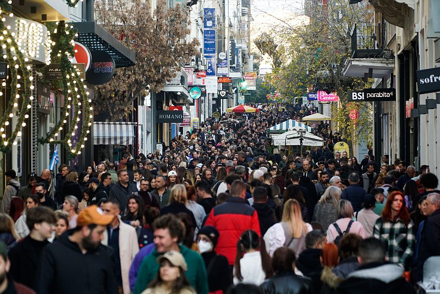 Από την Τρίτη 12 Δεκεμβρίου θα ισχύει το εορταστικό ωράριο &#8211; Ξεκινούν τα καλάθια Χριστουγέννων και Αϊ Βασίλη