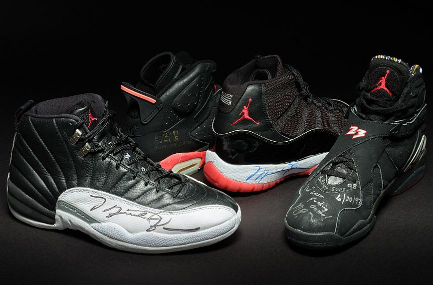 Σε δημοπρασία έξι ζευγάρια αθλητικά παπούτσια του θρύλου του NBA Μάικλ Τζόρνταν