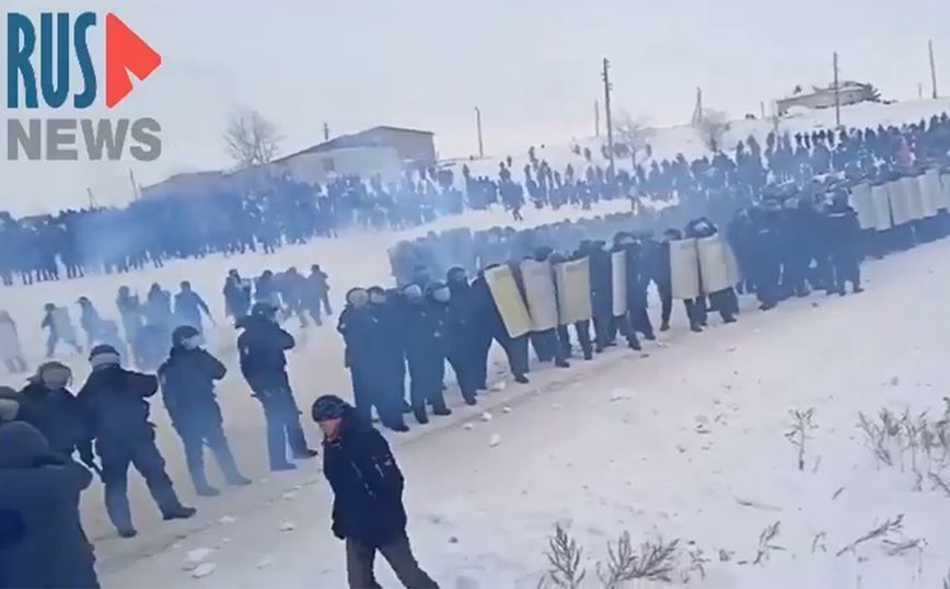 Άγρια επεισόδια στη Ρωσία: Χιλιάδες πολίτες στους δρόμους συγκρούστηκαν με την αστυνομία