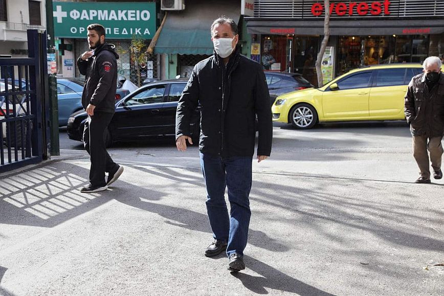 Αιφνιδιαστική επίσκεψη στην εφημερία του Ευαγγελισμού από τον Άδωνι Γεωργιάδη