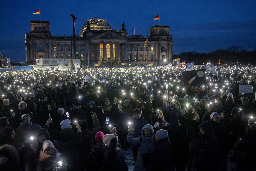 Γερμανία: Εκατοντάδες χιλιάδες διαδήλωσαν κατά του ακροδεξιού κόμματος AfD