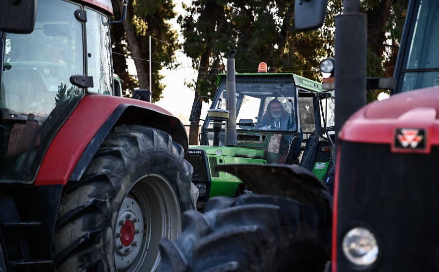 «Ζεσταίνουν» τις μηχανές των τρακτέρ οι αγρότες σε όλη την Ελλάδα &#8211; Κινητοποιήσεις σε Κοζάνη, Καστοριά, Γρεβενά