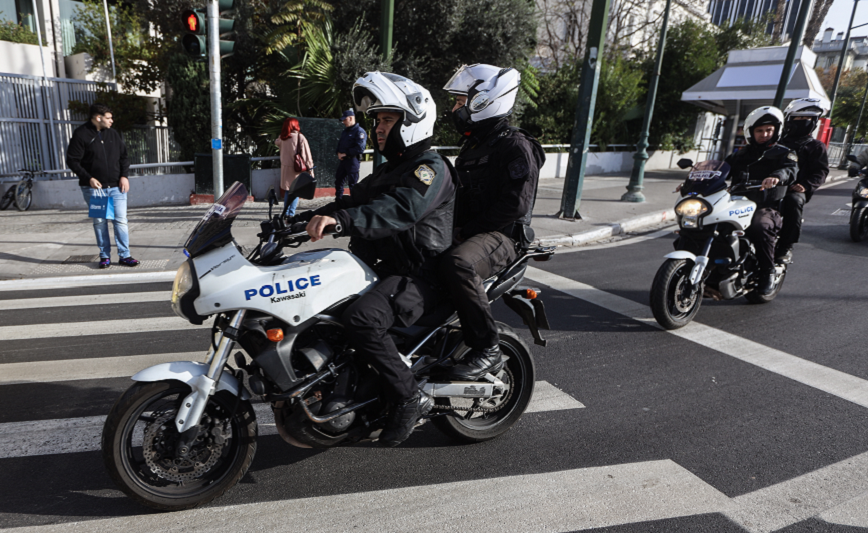 Οι αστυνομικοί ξεκινούν περιπολίες με κάμερες – Από την Πέμπτη θα γίνει πιλοτική εφαρμογή