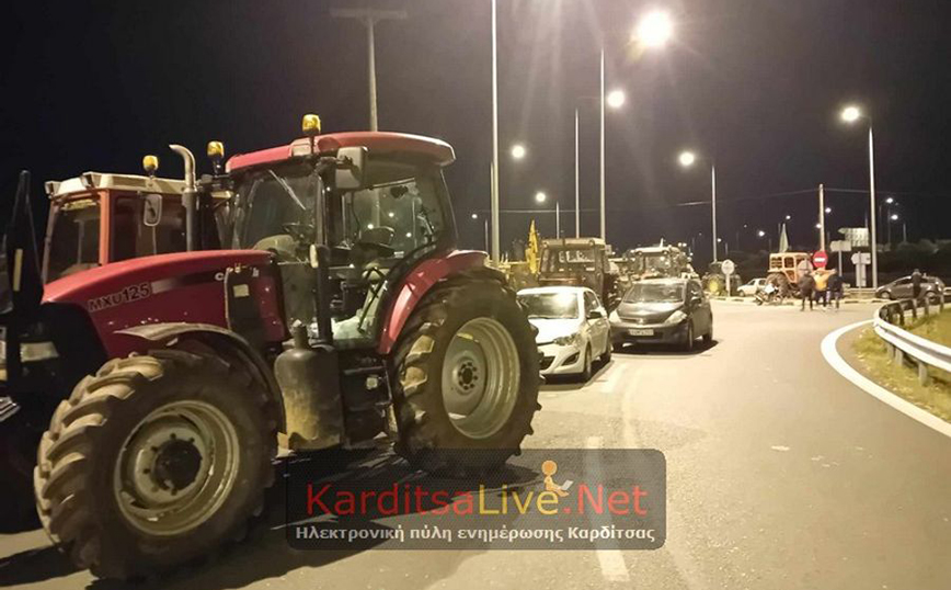 Συνεχίζουν τη διαμαρτυρία τους οι αγρότες της Καρδίτσας