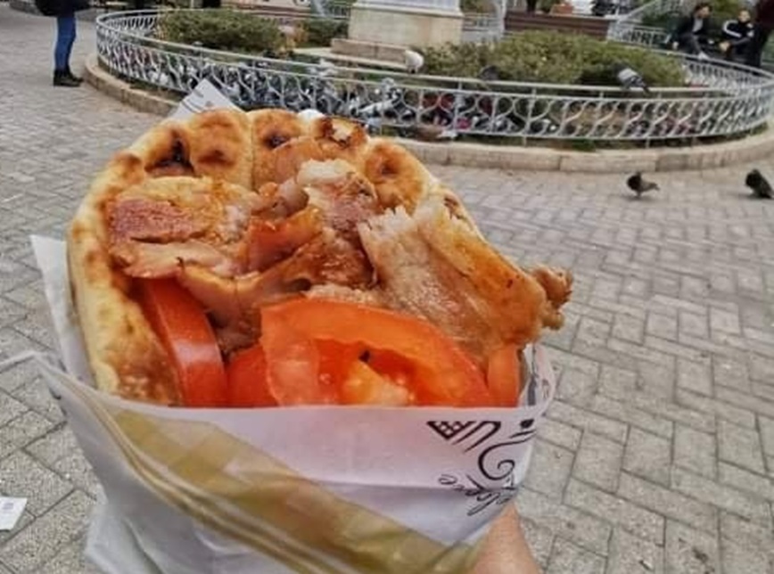 σουβλάκι από το Διόνυσο στην Κυψέλη σουβλάκι από το Διόνυσο στην Κυψέλη