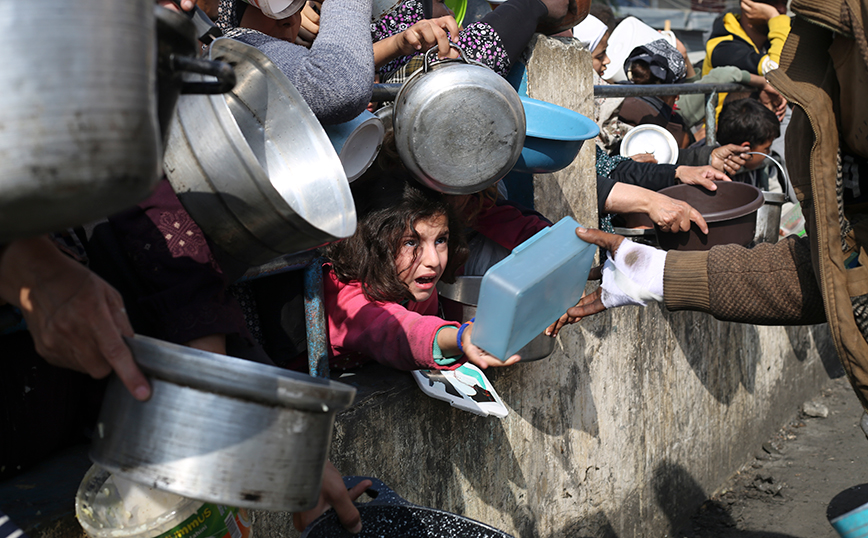 Εντείνονται οι προσπάθειες για την αποτροπή του λιμού στη Λωρίδα της Γάζας &#8211; Στην περιοχή θα φτάσει πλοίο με 200 τόνους τρόφιμα