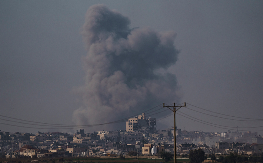 Σφοδροί βομβαρδισμοί του Ισραήλ στη νότια Γάζα, όπου αναμένονται φάρμακα για τους ομήρους