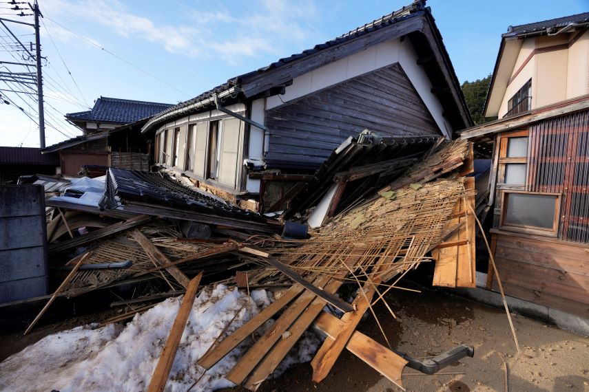 Φονικός σεισμός στην Ιαπωνία: Οι επιζώντες αντιμέτωποι με το κρύο και τον κίνδυνο των κατολισθήσεων &#8211; Τουλάχιστον 62 οι νεκροί