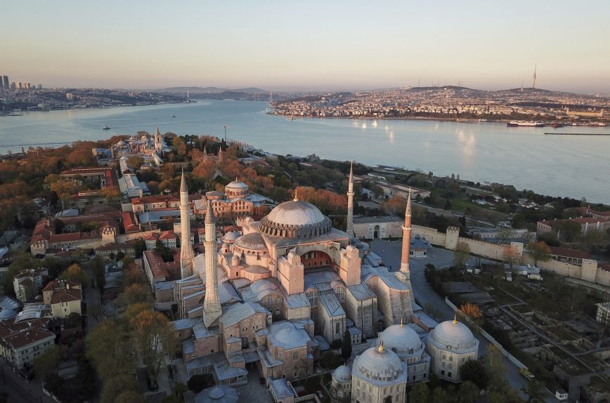 Θρίλερ με τις διακοπές ζευγαριού στην Κωνσταντινούπολη – «Είναι σε κώμα» λέει θείος της 31χρονης από το Ρέθυμνο