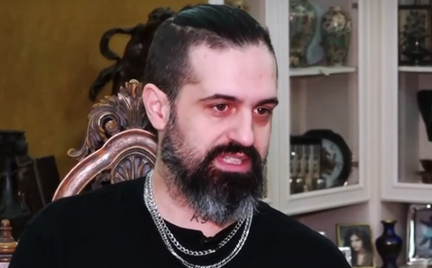 Ο εγγονός του Γιάννη Γκιωνάκη ξεσπά για τα αρνητικά σχόλια κατά του παππού του – «Είναι ντροπή να προσβάλεις έναν άνθρωπο που έχει “φύγει”»