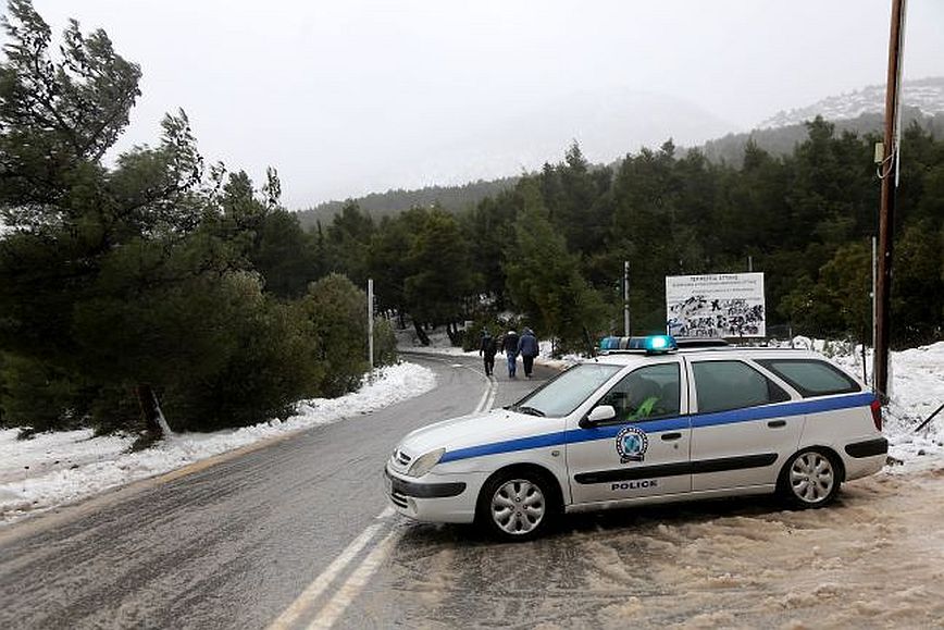 Διακοπή κυκλοφορίας στη Λεωφόρο Πάρνηθος λόγω χιονόπτωσης