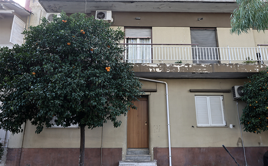 Ξεσπά η αδερφή του πατροκτόνου στο Περιστέρι &#8211; «Είχαμε φωνάξει πολλές φορές την αστυνομία και είχε γίνει καταγγελία»