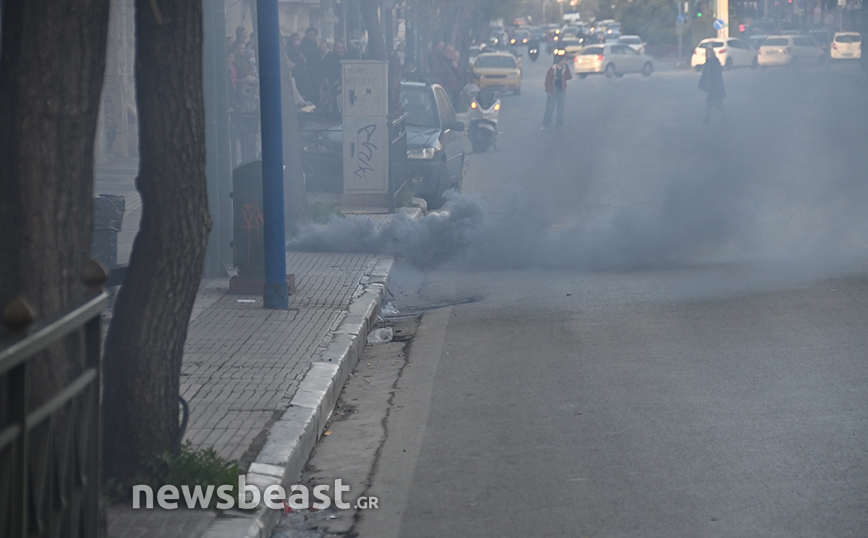 Επεισόδια με μολότοφ στην Πατησίων μετά το Πανεκπαιδευτικό Συλλαλητήριο