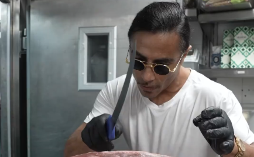 Η απόδειξη των 108.500 δολαρίων του Salt Bae πυροδοτεί οργή: «Οι άνθρωποι έχουν περισσότερα χρήματα παρά κοινή λογική»