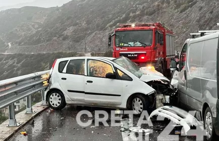 Νεκρή η 59χρονη γυναίκα που οδηγούσε στο τροχαίο στη Λυγαριά &#8211; Σε κρίσιμη κατάσταση το δύο ετών εγγονάκι της