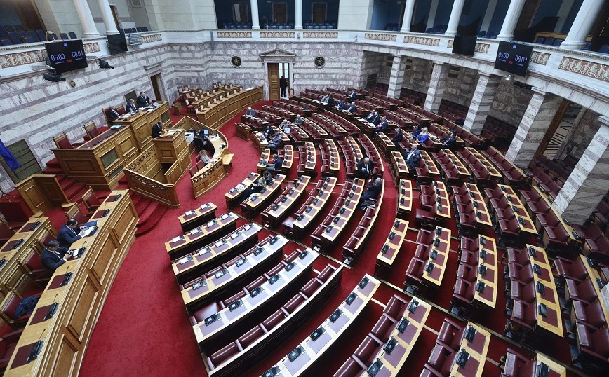 Κατατέθηκε στη Βουλή η τροπολογία για τον κατώτατο μισθό