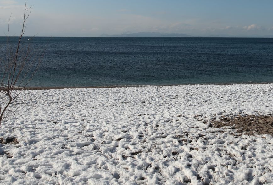Ραγδαία μεταβολή του καιρού αύριο &#8211; «Θα βλέπουμε χιόνι πιθανόν και δίπλα στη θάλασσα», πότε επηρεάζεται η Αττική