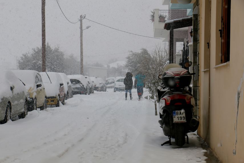 Σε κλοιό κακοκαιρίας Μαγνησία και Σποράδες – Xιόνια στο Πήλιο