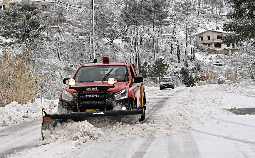 Χιόνια στην Αττική Χιόνια στην Αττική